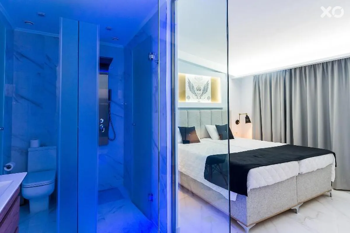 Ionis Art Hotel