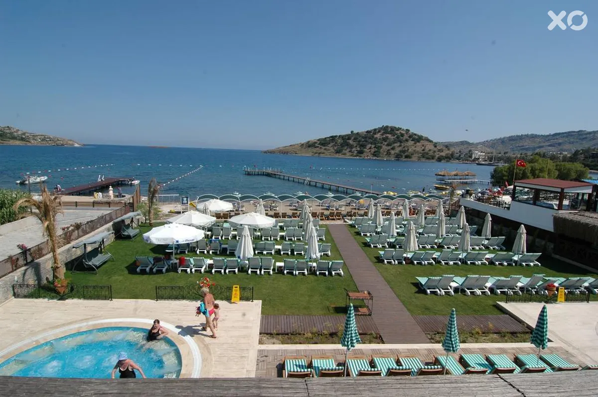Cactus Fleur Beach Club