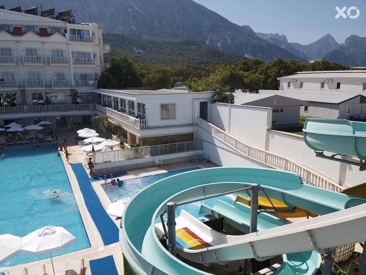 La Perla Hotel