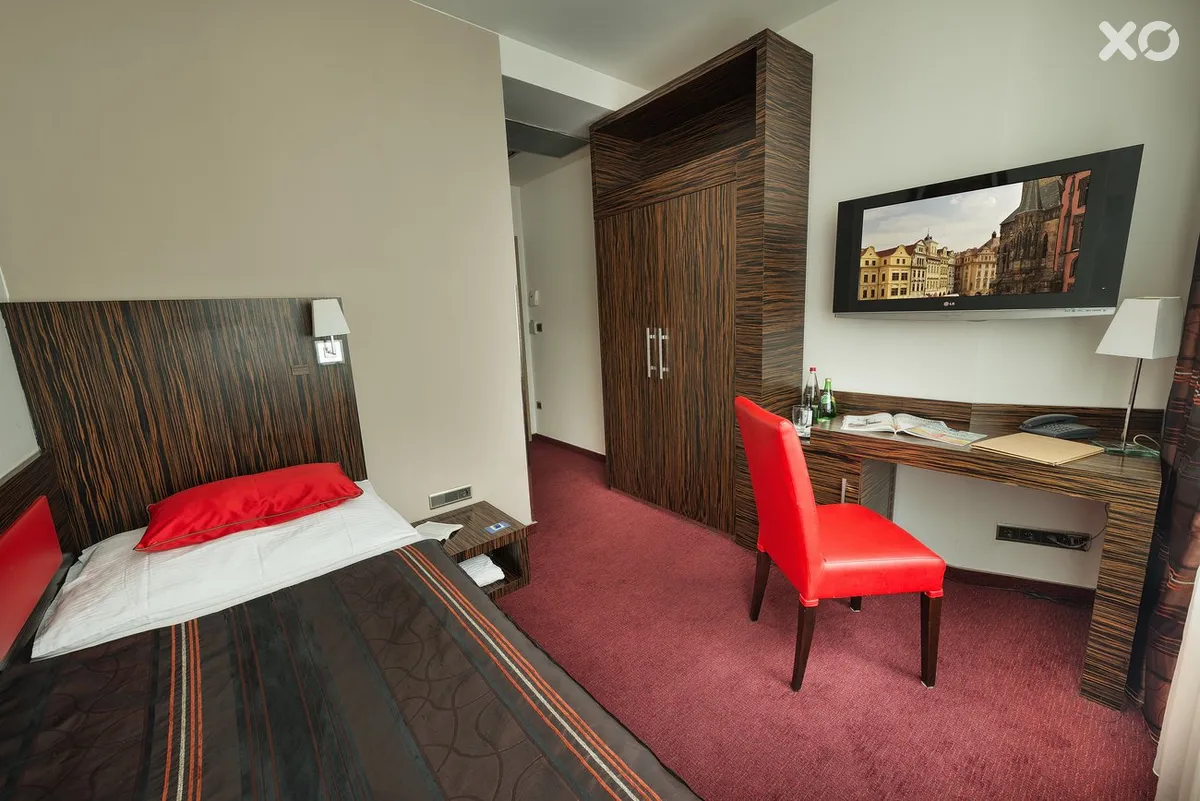 Crystal Palace EA Hotel