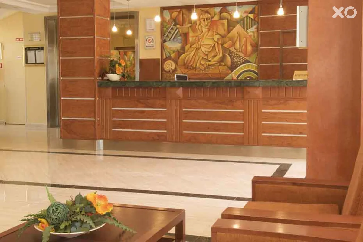 Las Arenas Hotel