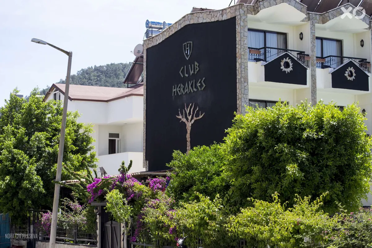 Club Herakles Hotel