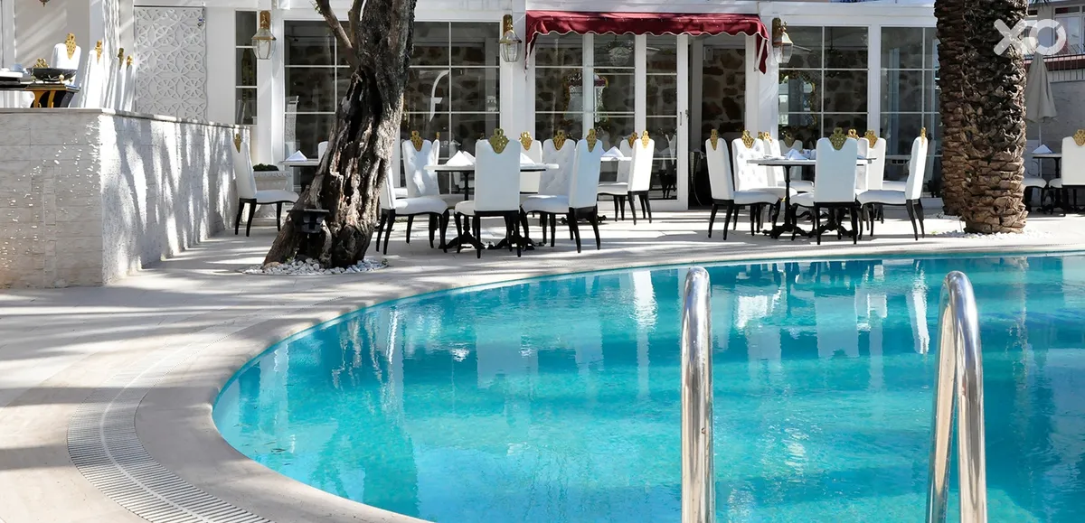 Elegance East Hotel