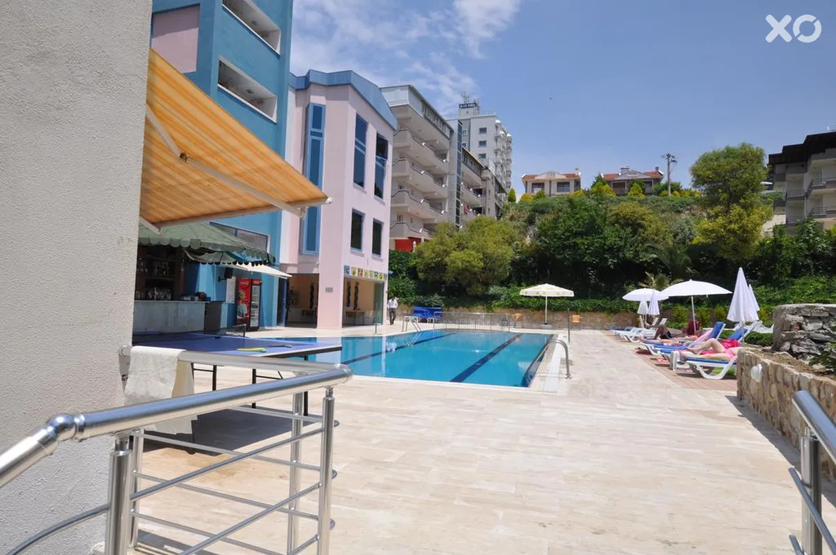 Happy Apartments