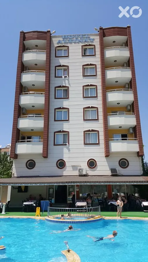 Goldenmoon Aparthotel