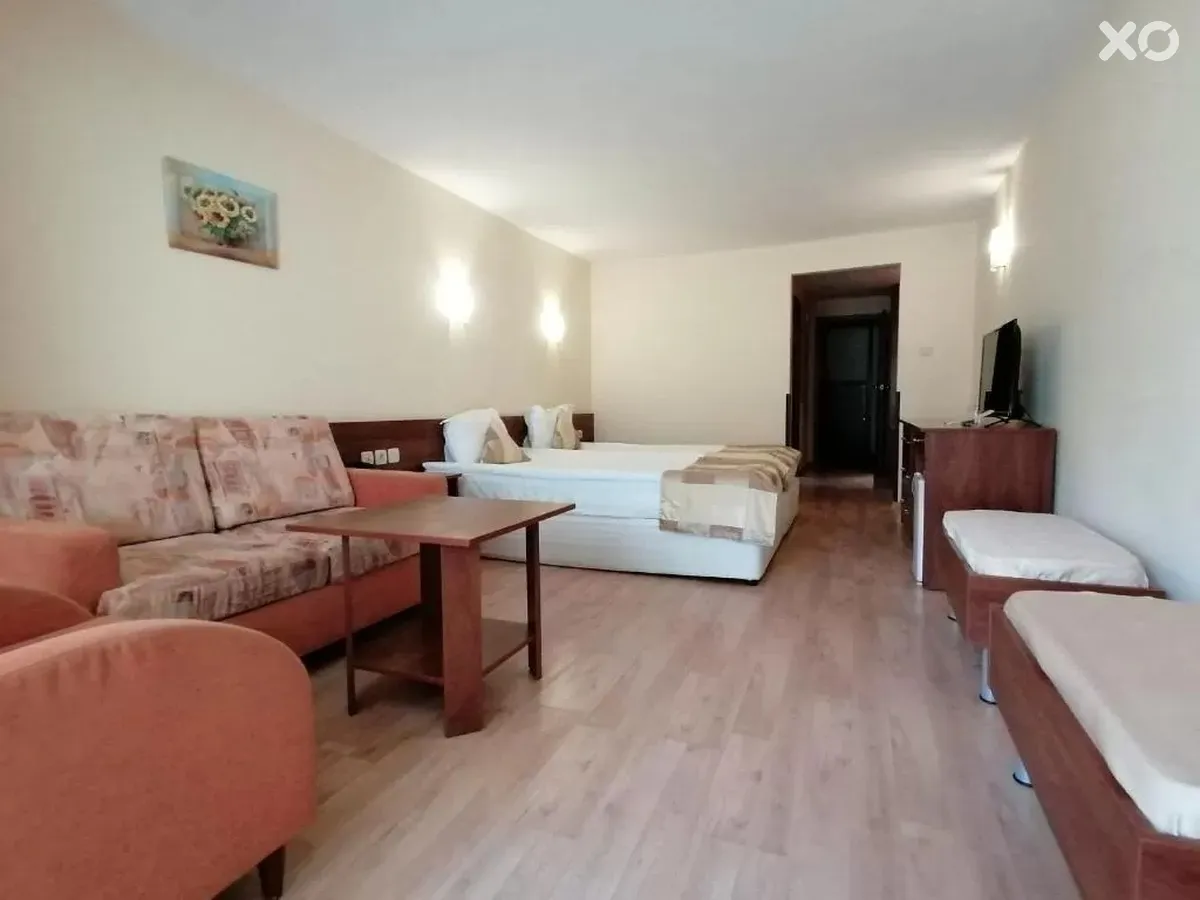 Ela Hotel