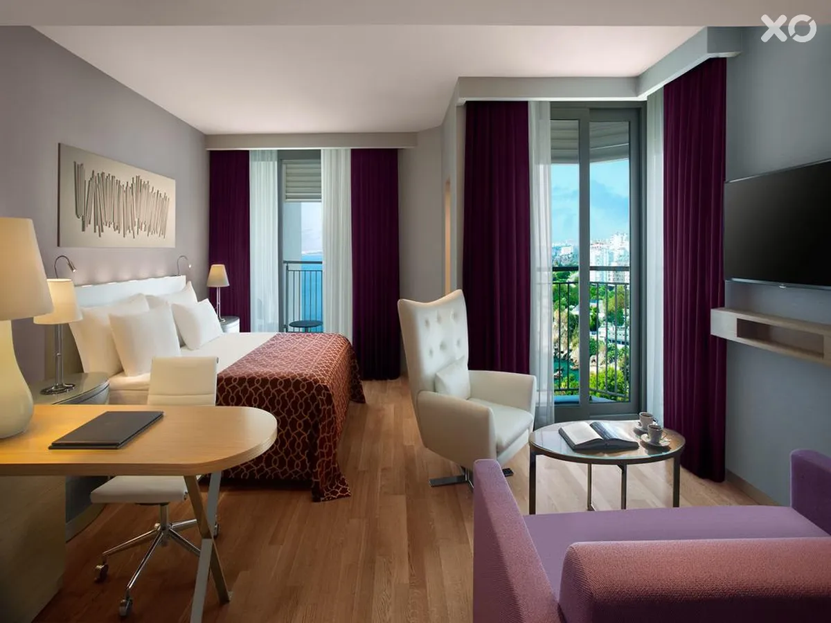 Akra Hotel