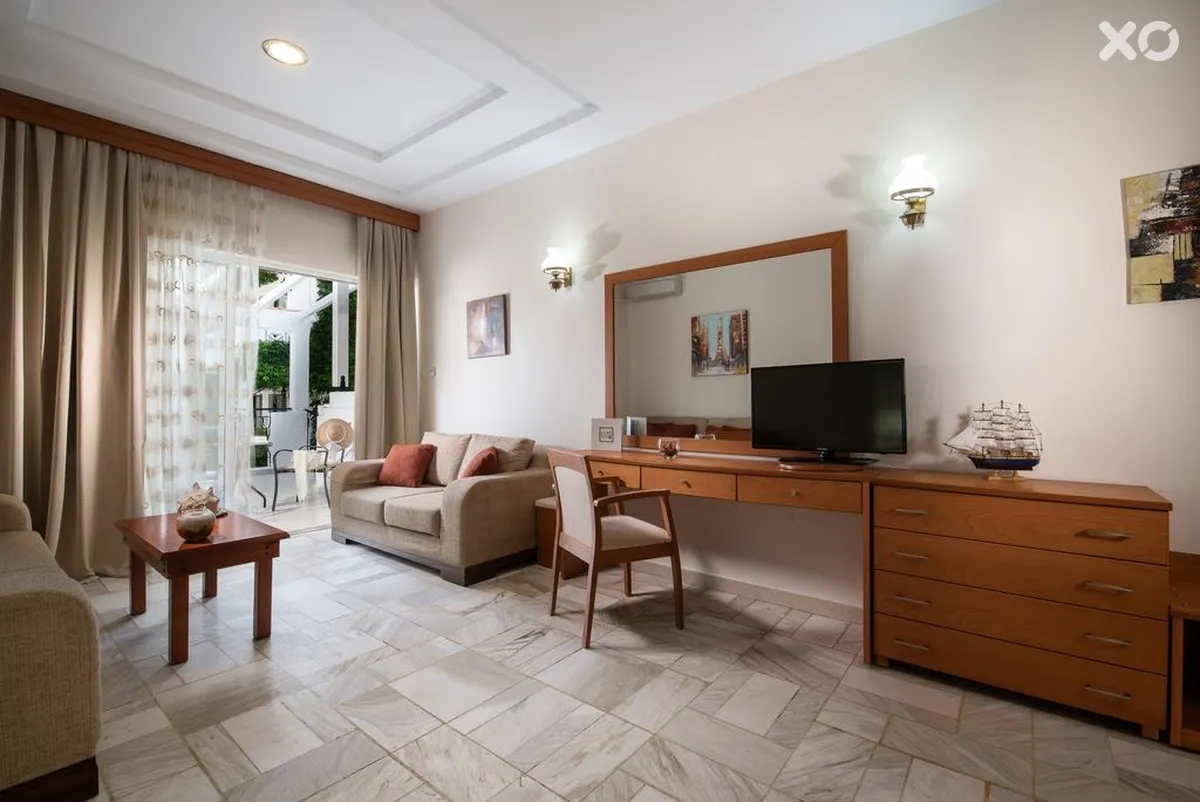 Porfi Beach Hotel