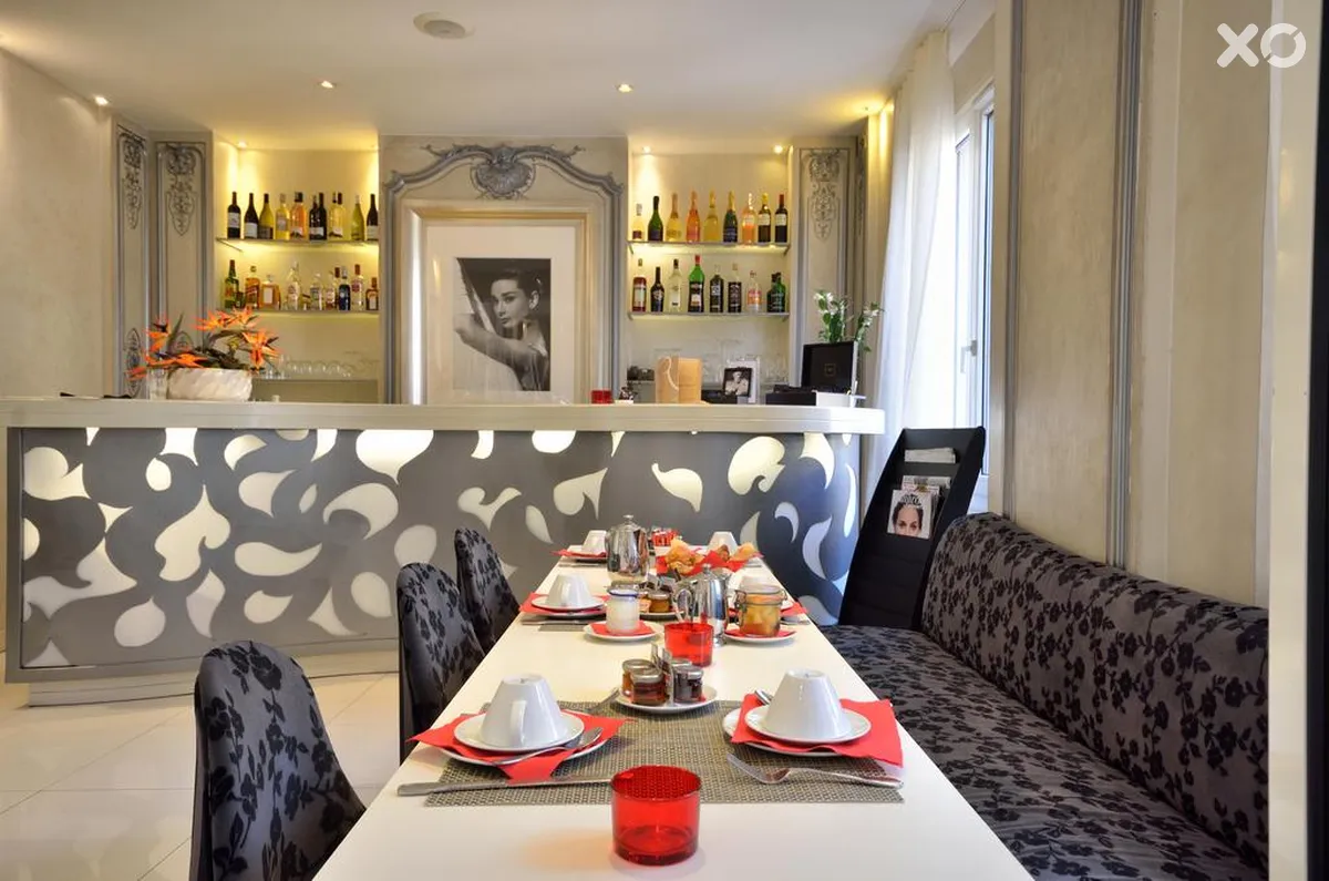 Renoir Hotel