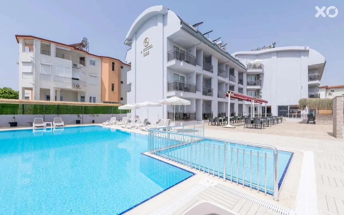 A Hotel Side