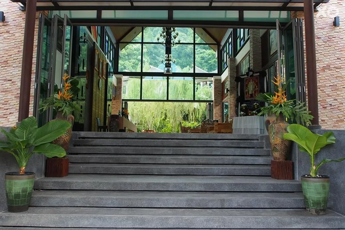 Hula Hula Resort