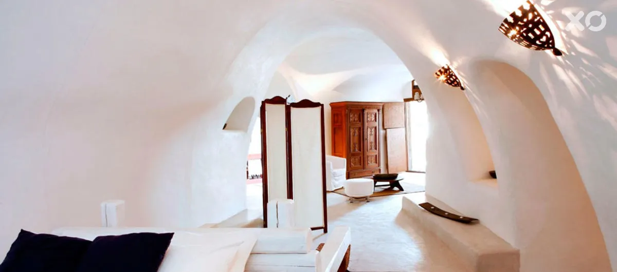 Villas & Mansions of Santorini