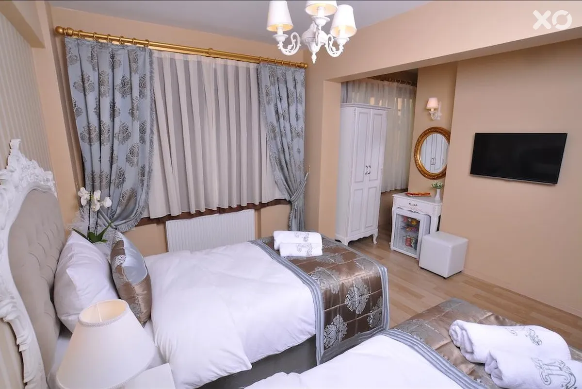Divan-i Ali Hotel