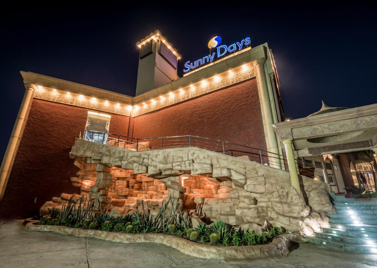 Sunny Days El Palacio