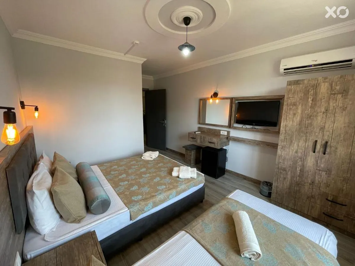 Seven City Hotel