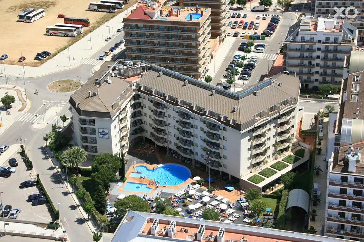 Aqua Hotel Montagut Suites