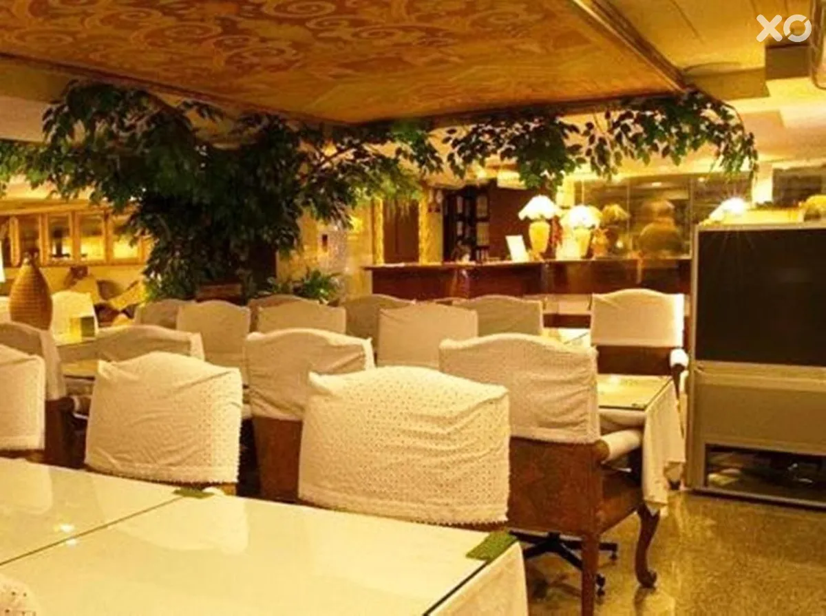 Diamond City Hotel