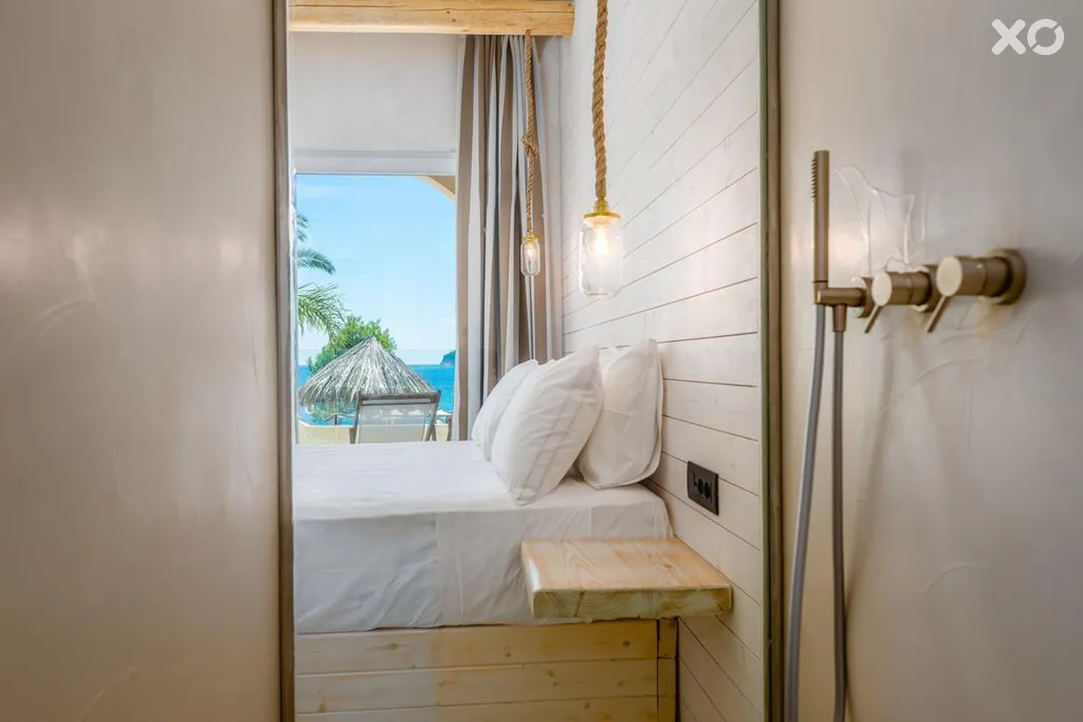 Gloria Maris Hotel Suites & Villa