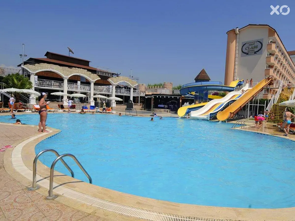 First Class Hotel