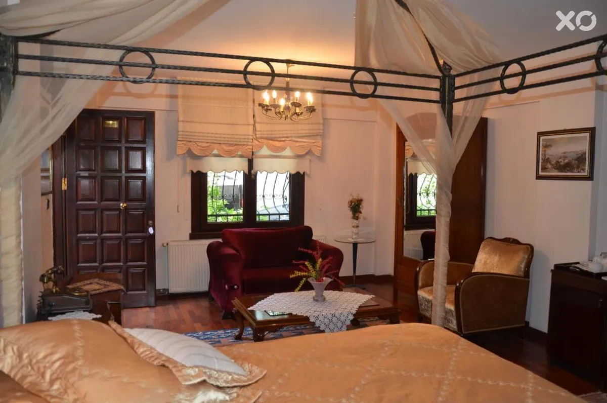 Sphendone Villa