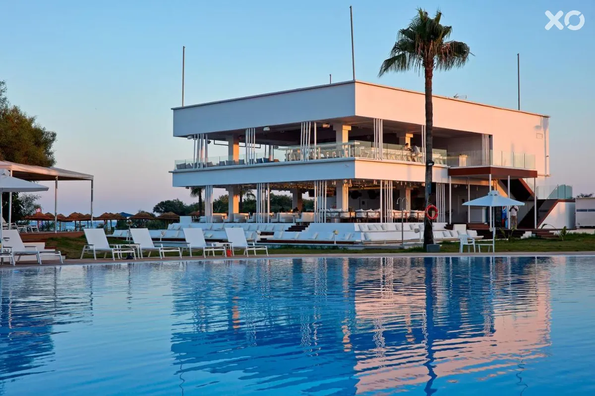 So White Club Resort