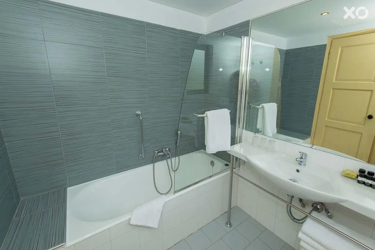 Golden Coast Hotel & Bungalows