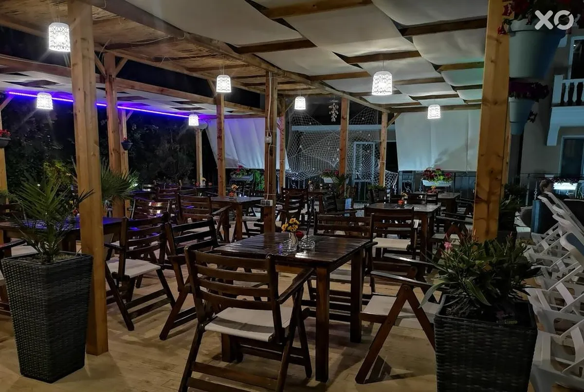 Tropics Hotel