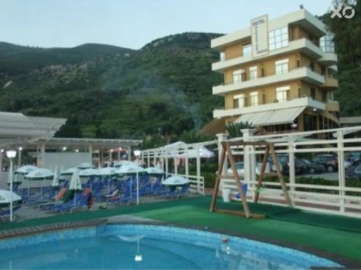 Paradise Beach Hotel