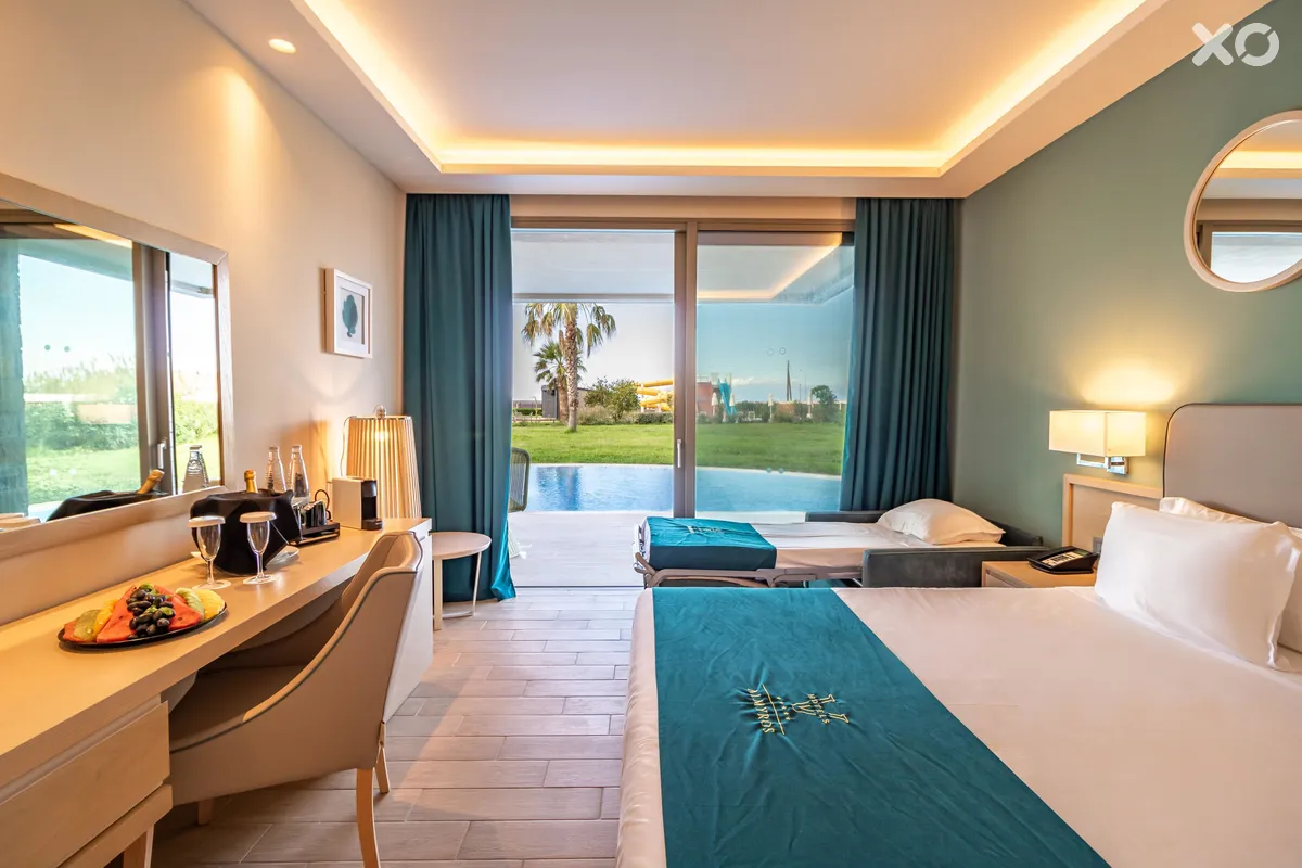 Almyros Beach Resort & Spa