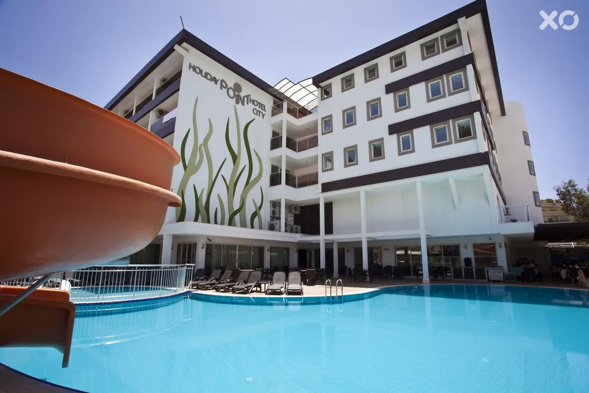 Adella Side Hotel