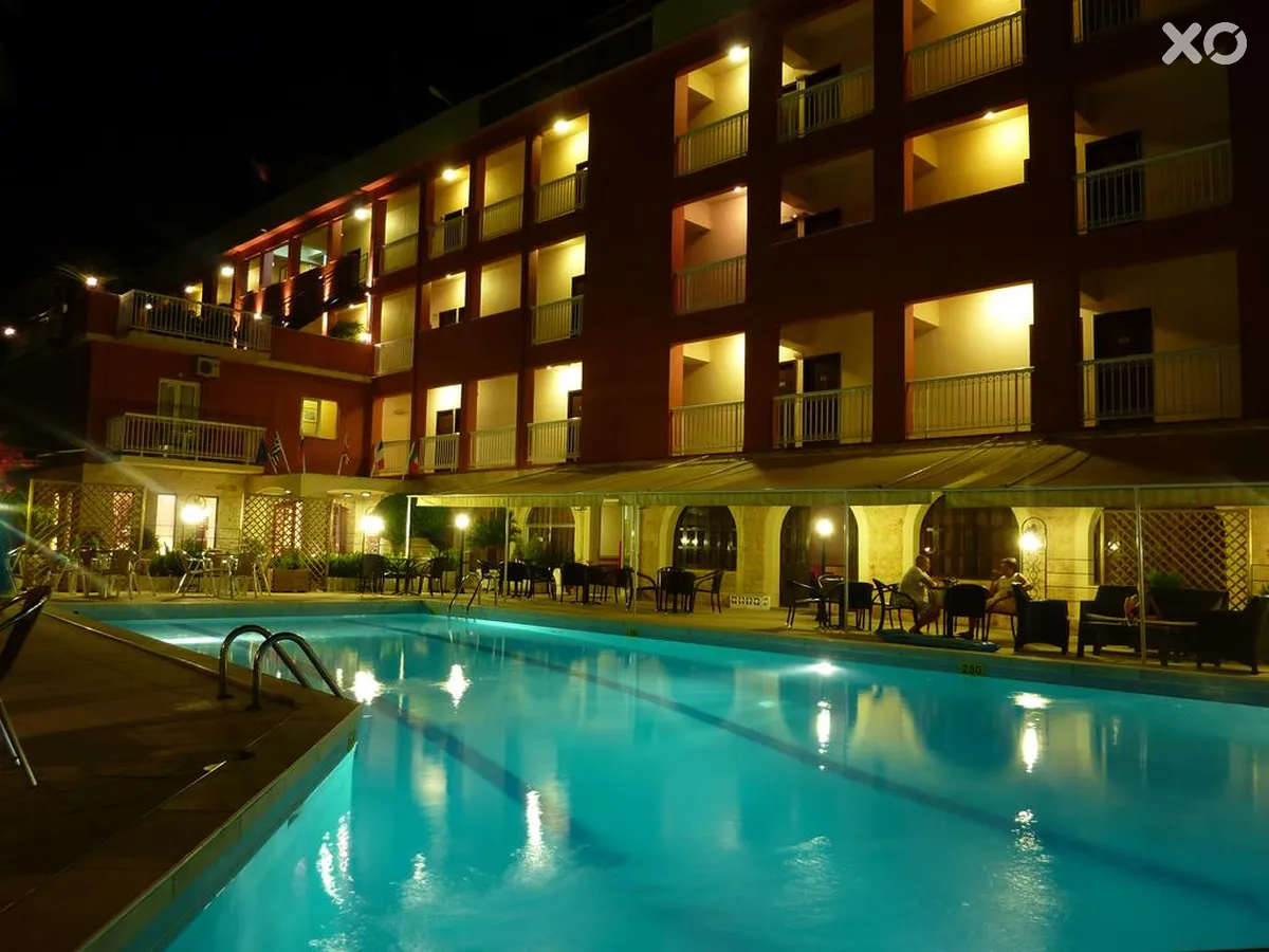 Oasis Hotel