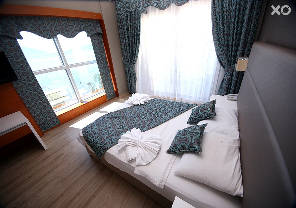 Point Beach Hotel