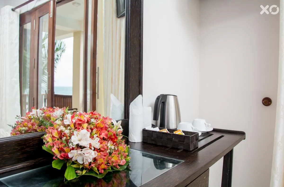Sapphire Seas Beachfront Hotel