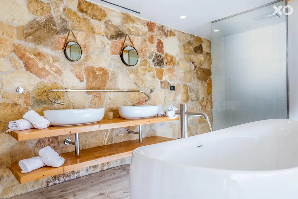 Gloria Maris Hotel Suites & Villa