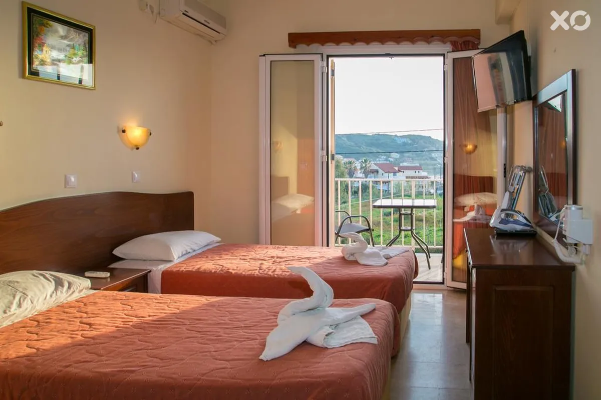Kouros Apartments & Studios