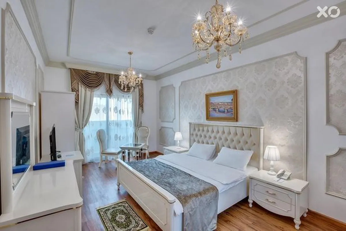 Royal Hotel