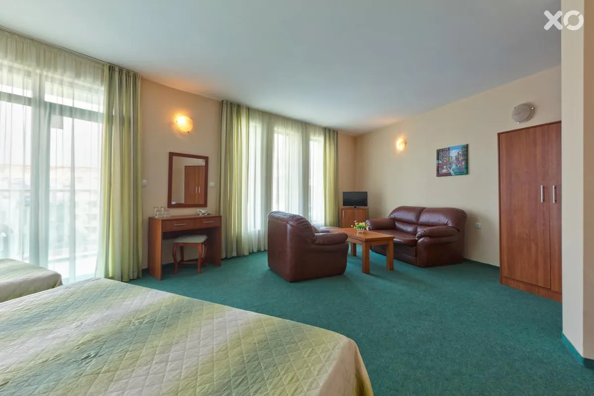 L&B Hotel