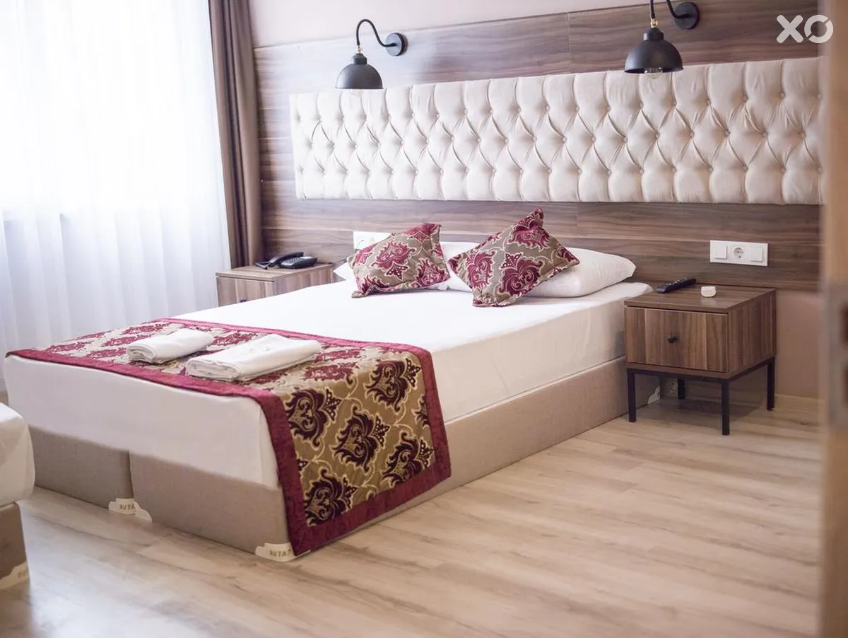 The Reina Hotel