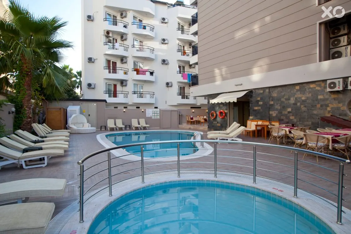 Aurasia Beach Hotel