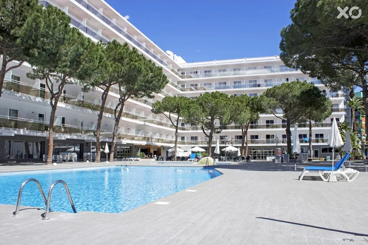Oasis Park Hotel