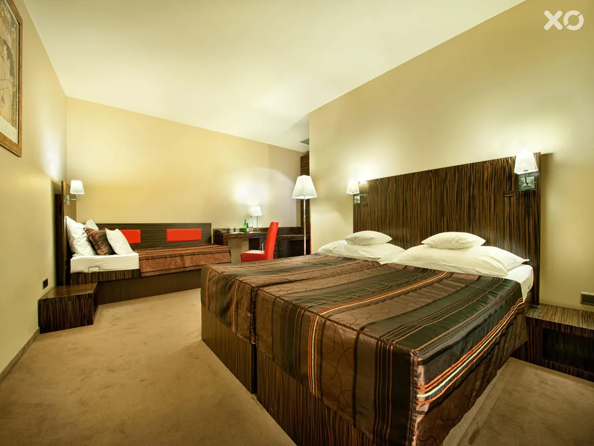 Crystal Palace EA Hotel