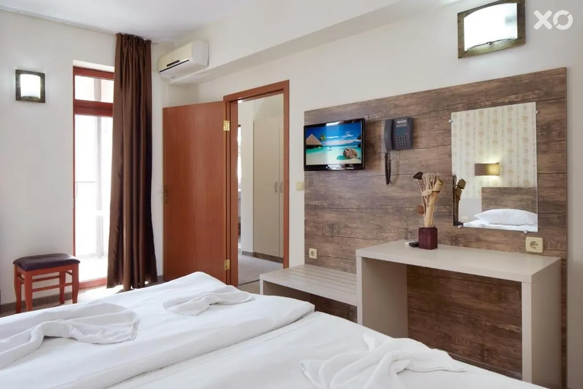Lira Hotel