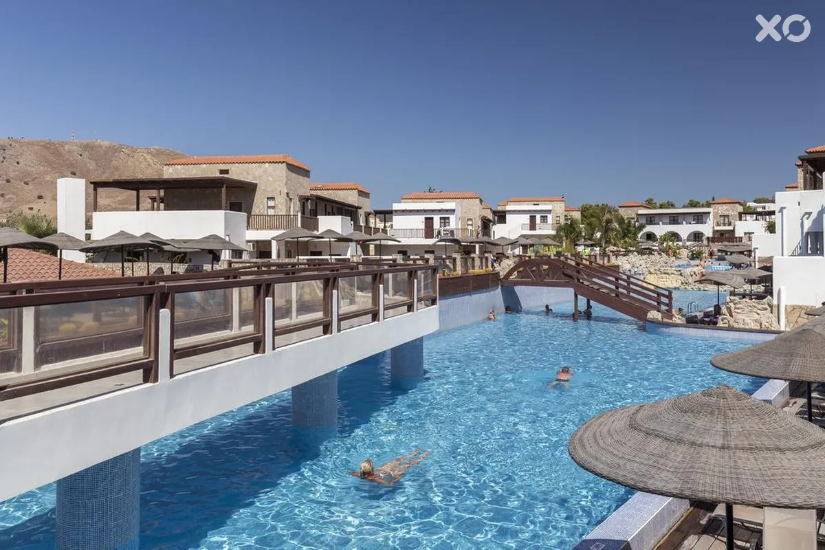 Costa Lindia Beach Resort