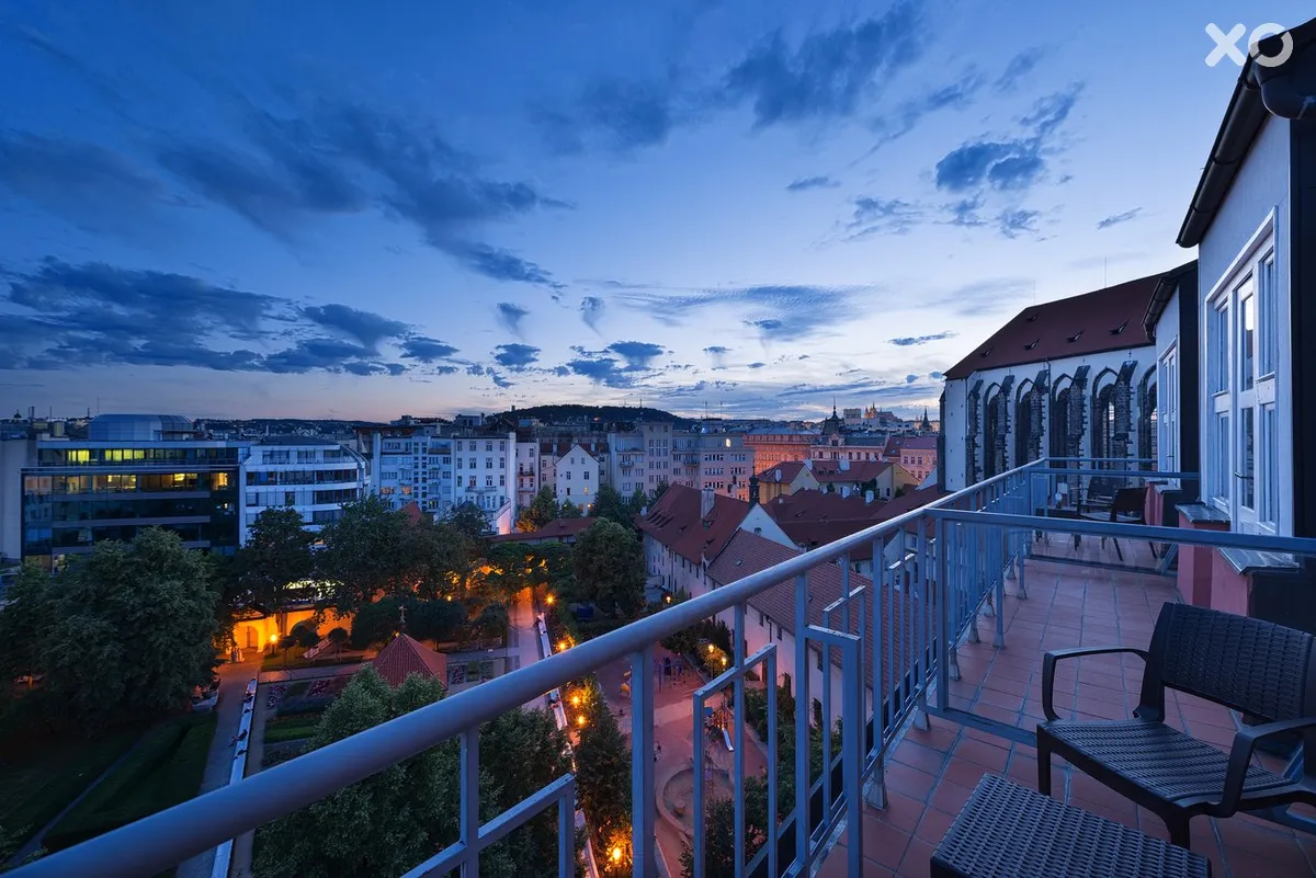 EA Hotel Julis