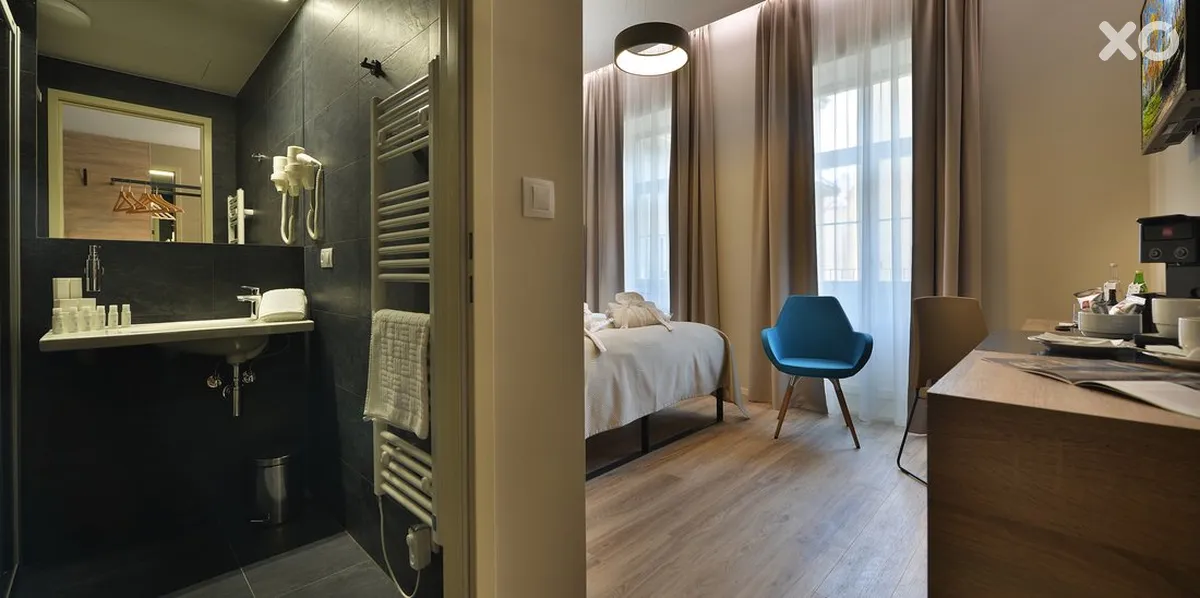EA Hotel New Town
