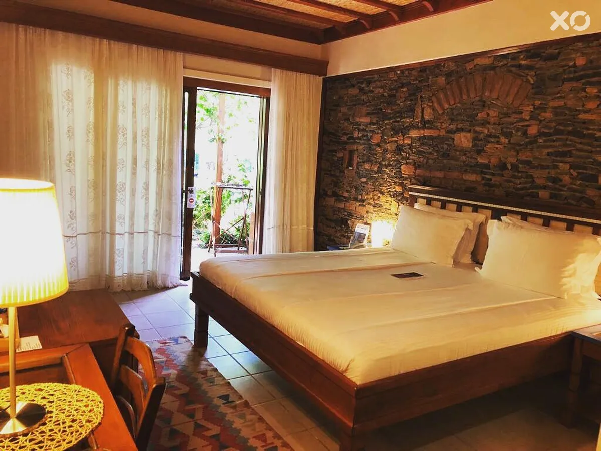 El Vino Hotel & Suites