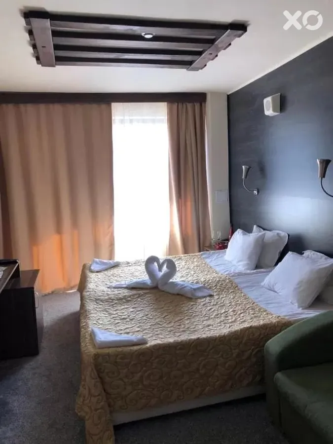 Flora Hotel