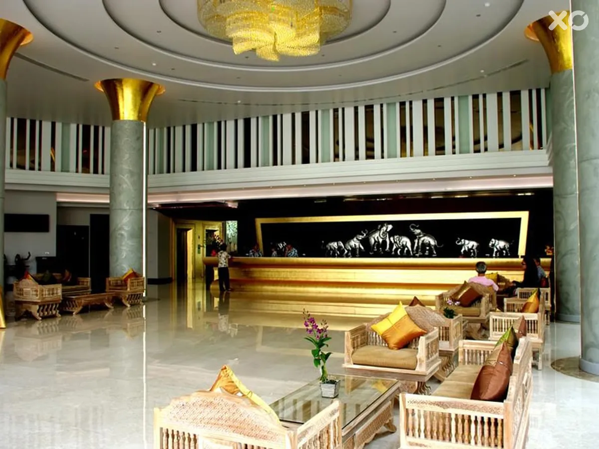 Aiyara Grand Hotel