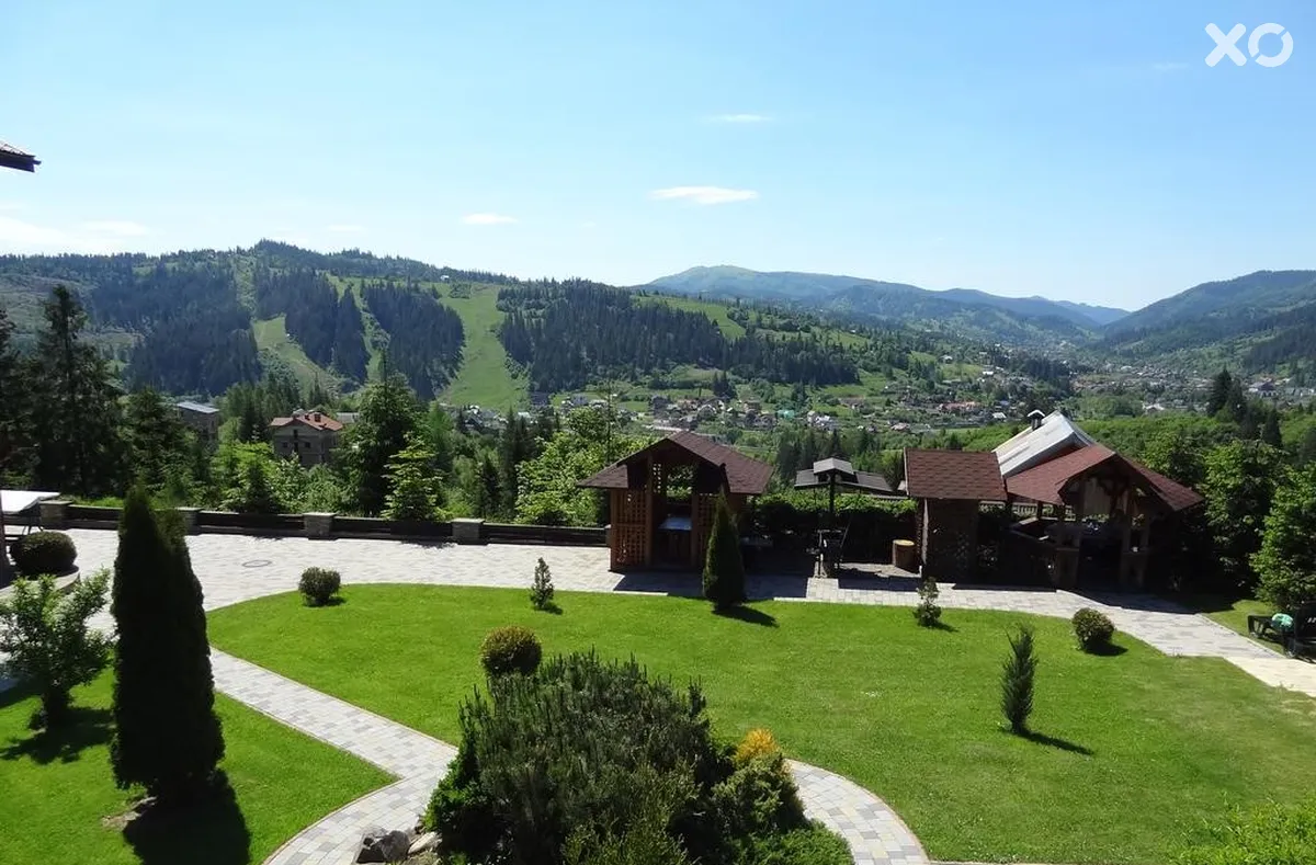 Альпійський двір