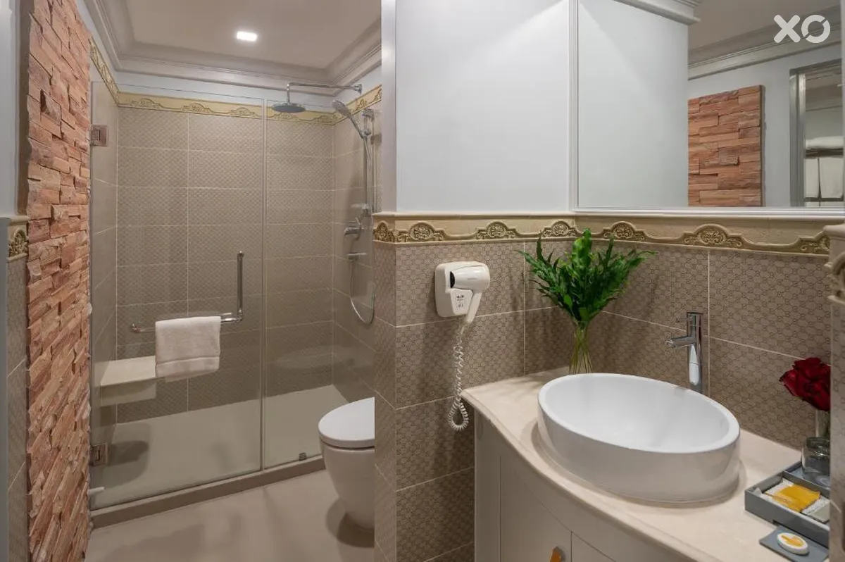 Kingston Suites